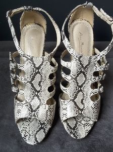 NEW Anne Michelle High Heal shoe